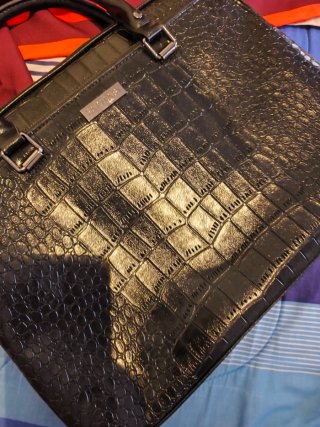 Bolso portátil, bufanda y bolsa tela Farmasi