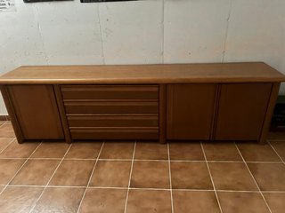 Aparador de madera salón
