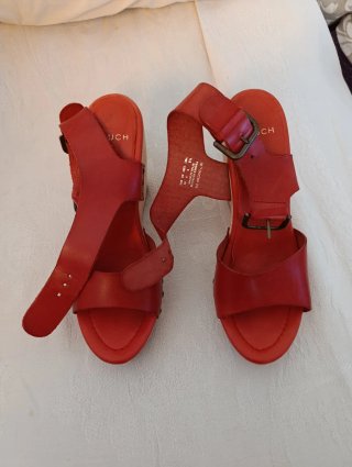 Sandalias Mango Tacón Madera Rojo