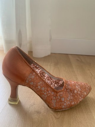 Zapatos estándar Paoul talla 36 (como nuevos)