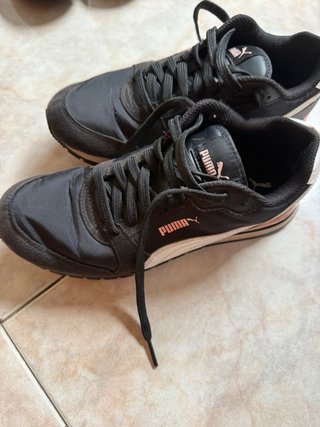 Zapatillas Puma Negras y Rosas