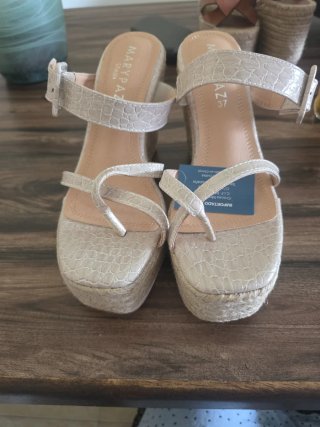 Zapatos de cuña Marypaz beige