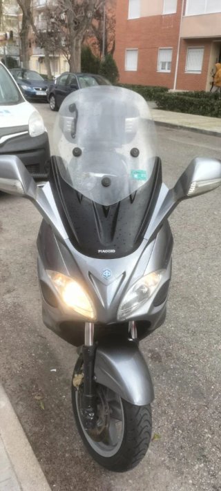 Piaggio X9 500 Maxi Scooter
