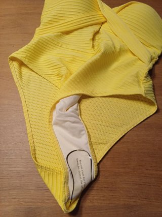 Bañador amarillo cruzado talla XL