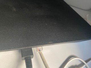 PS4 Slim 1TB + 2 mandos