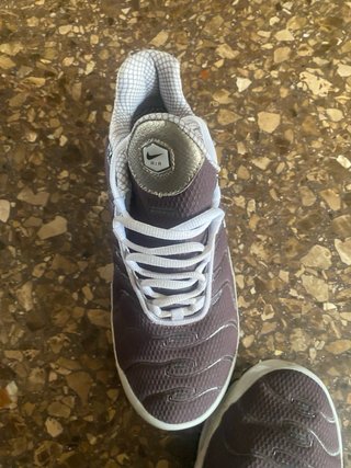 Nike Air Max Plus Marrones y Blancas