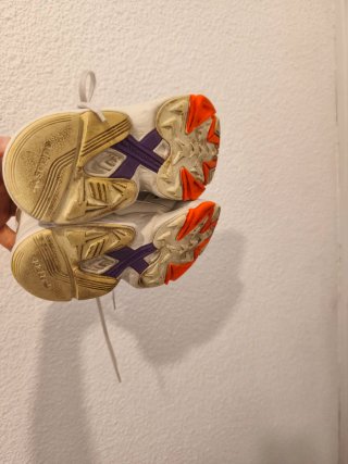 Zapatillas Adidas Blancas y Doradas