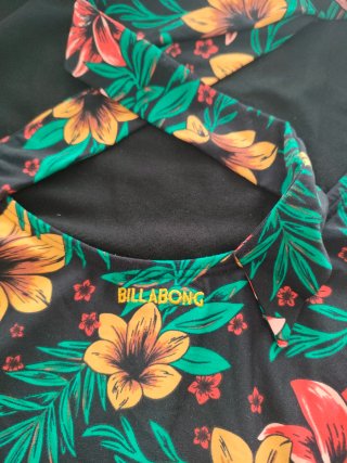 Bañador estampado floral billabong sin uso