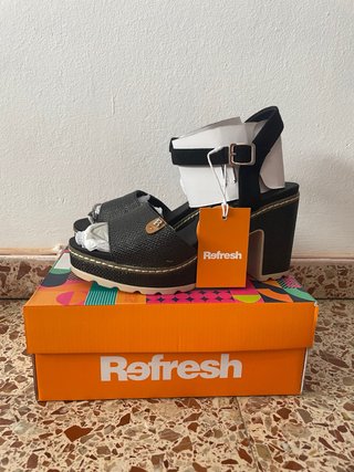 Sandalias Refresh tacón plataforma negras