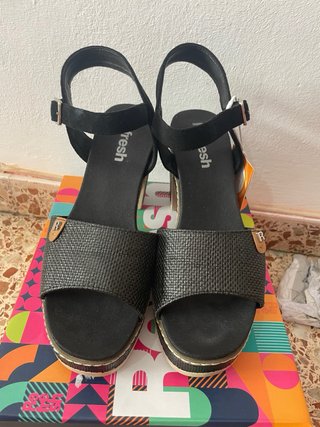 Sandalias Refresh tacón plataforma negras