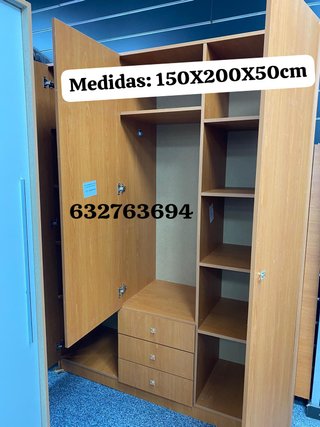 Armario de madera