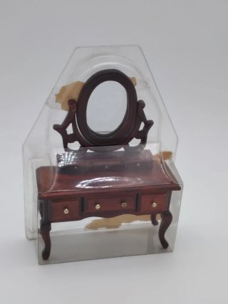 Toeletta e stoviglie in porcellana Casa delle Bambole