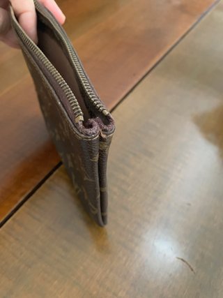 Pochette monogram marrone