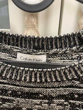 Suéter Calvin Klein Negro y blanco