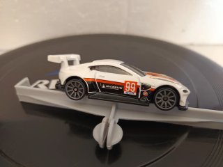 hot wheels aston martin vantage