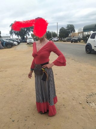 Traje Rociero Negro y Rojo