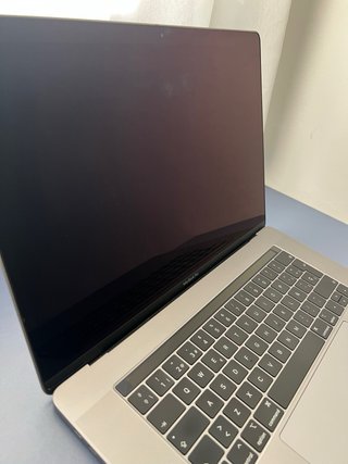 MacBook Pro 15 2018/2019 - Para piezas NO ENCIENDE