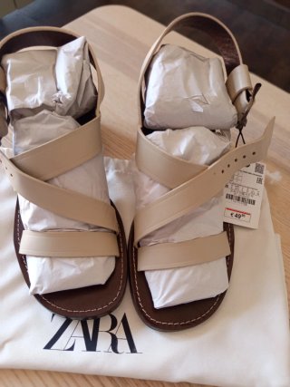 Sandalia Piel Tacón Ancho Beige