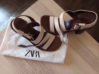 Sandalia Piel Tacón Ancho Beige