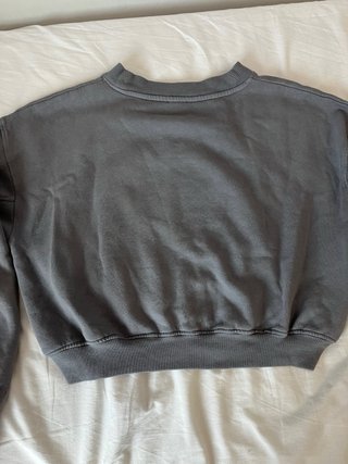Sudadera corta Pull&Bear gris V