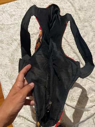 Bolso de mano bordado con elefante