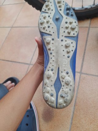 Tacos de fútbol azules talla 37