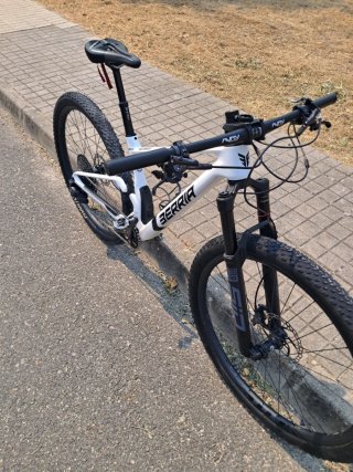 Berria Mako Elite XT Di2