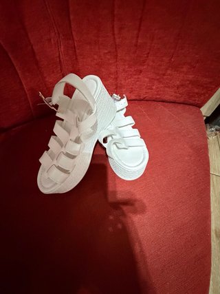 Sandalias blancas talla 40