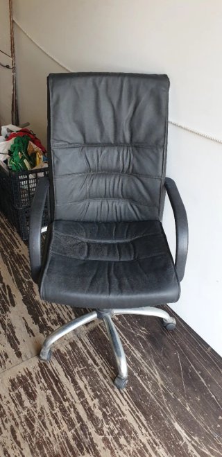 SILLA DE OFICINA CON TRANSPORTE INCLUIDO