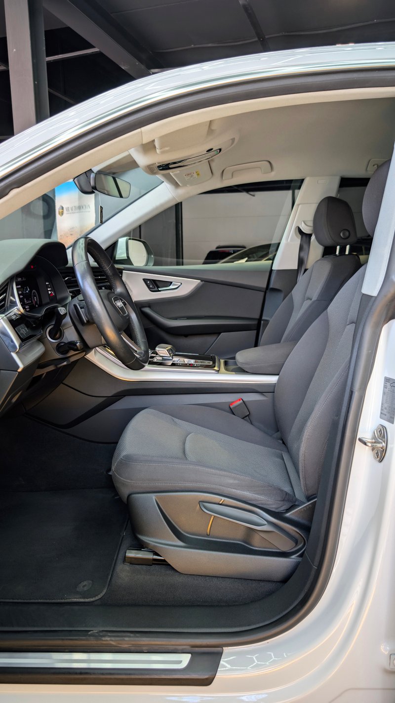 Audi Q8 2021, foto 6
