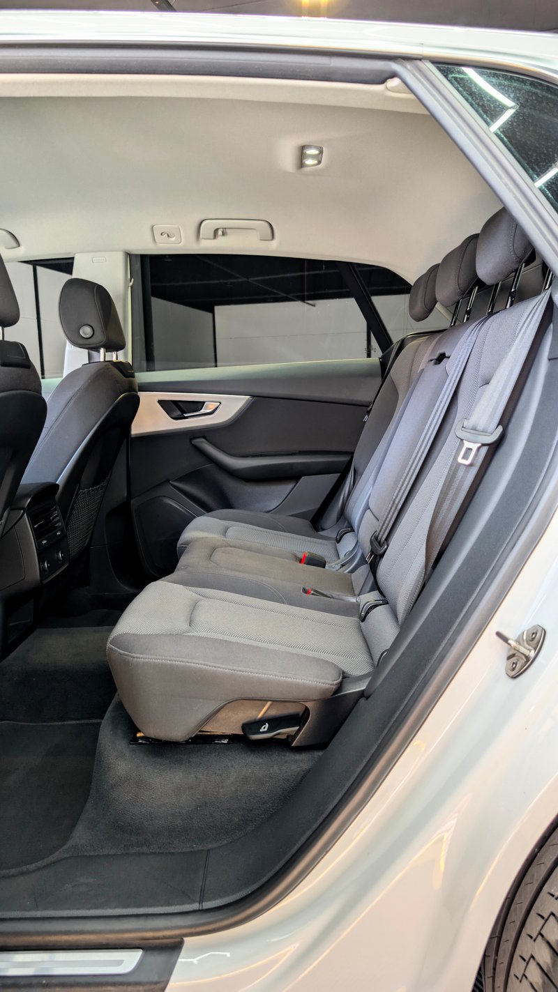 Audi Q8 2021, foto 17