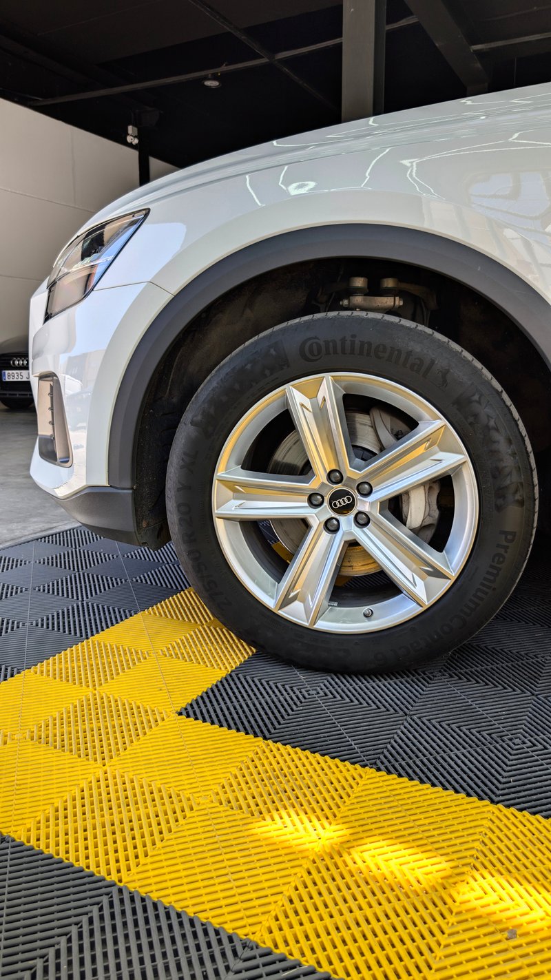 Audi Q8 2021, foto 23