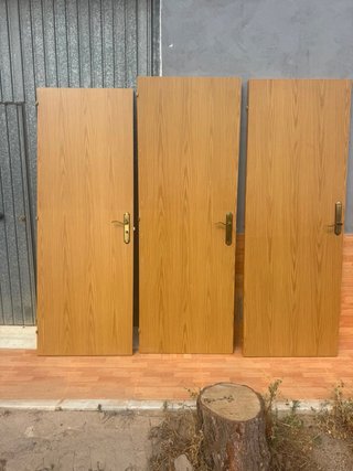 Lote 3 puertas de interior con manillas