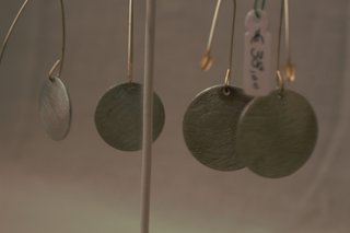 Lote 8 pares pendientes artesanales