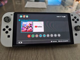 Nintendo Switch OLED Bianca