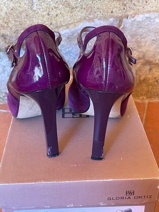 Zapatos de tacón Gloria Ortiz morados talla 37