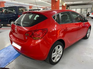 Opel Astra 2010