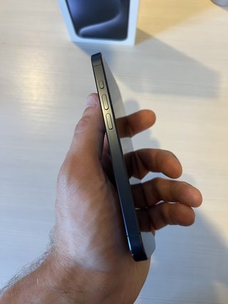 iPhone 15 Pro 128GB Black Titanium - Como Nuevo