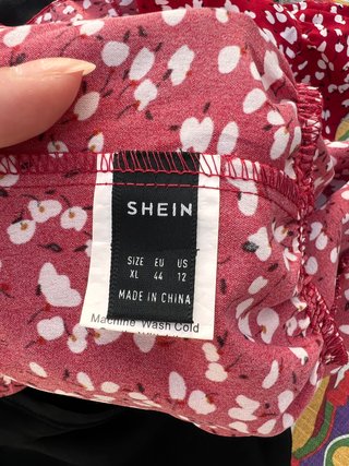 Top crop Shein estampado volante