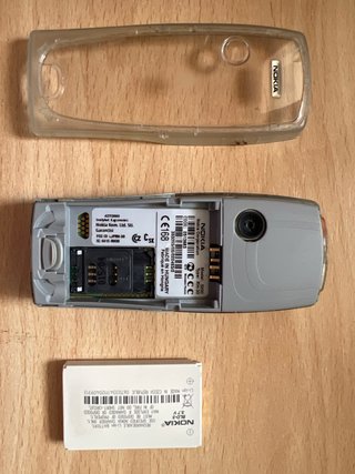 Nokia 3200 con accesorios