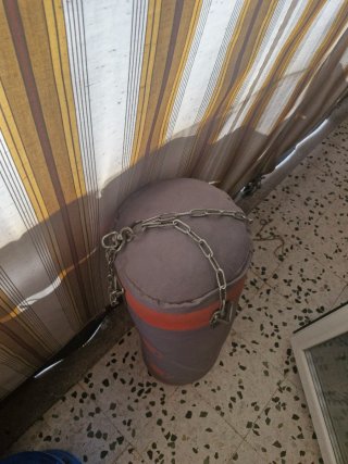 Saco de boxeo con cadena