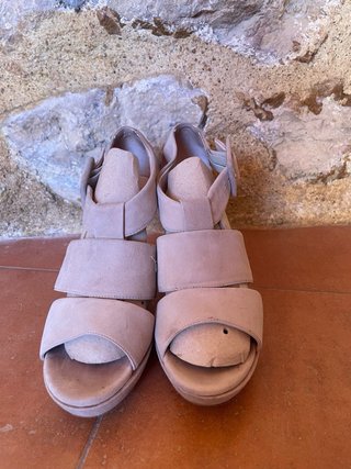 Sandalias de tacón beige