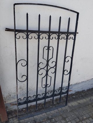 Juego 2 rejas hierro forjado antiguas
