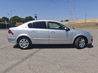 Opel Astra 2012