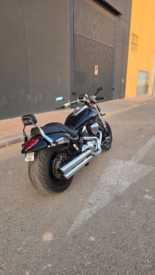 SUZUKI M1800 R