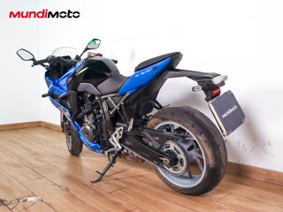 SUZUKI GSX-8R