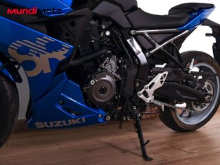 SUZUKI GSX-8R