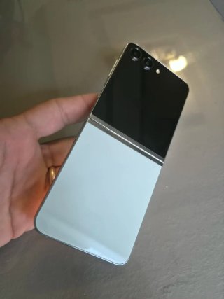 Samsung Z Flip 5