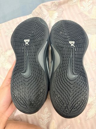 Zapatillas Nike Negras y Plateadas