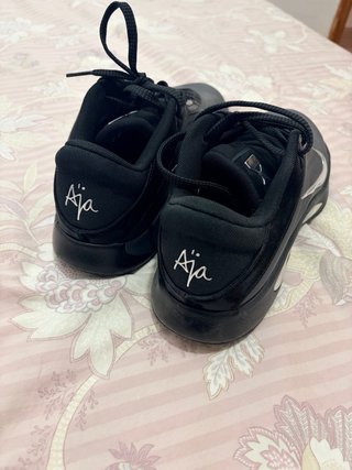 Zapatillas Nike Negras y Plateadas